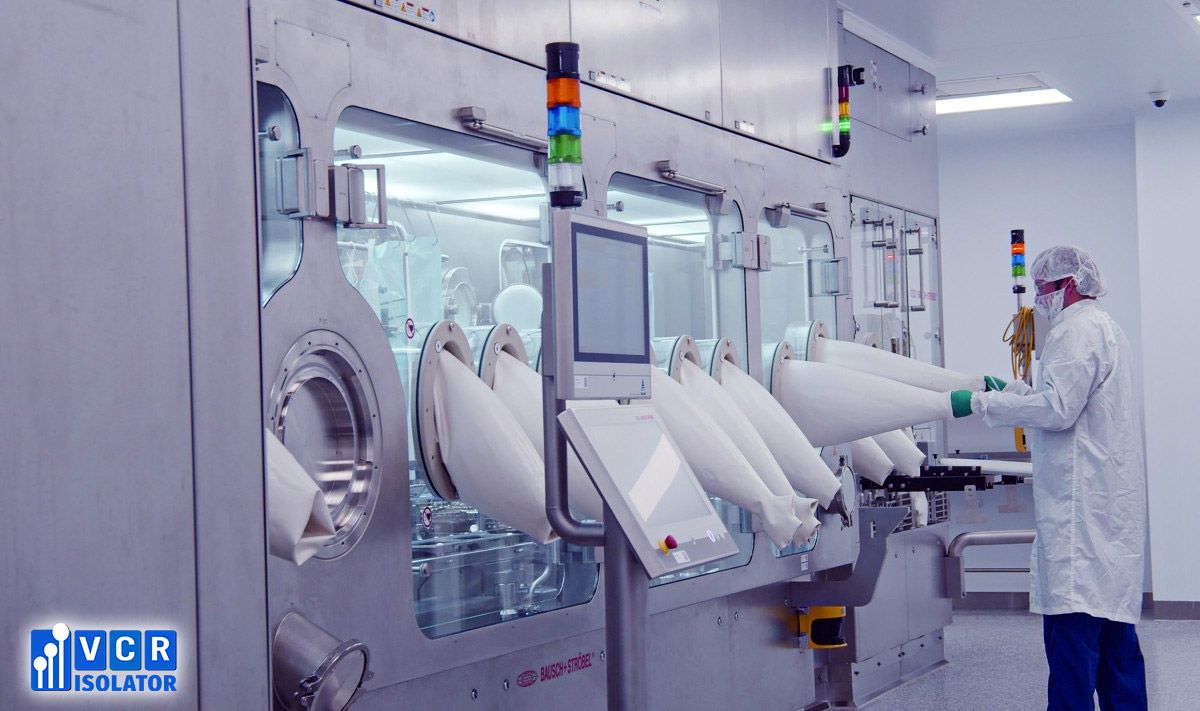 Isolator for pharmaceutical