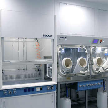 Mua Isolator ở đâu cho phòng thí nghiệm?