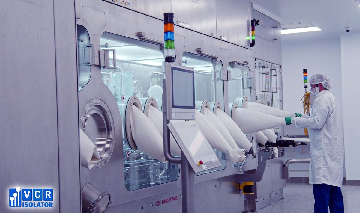 Isolator for pharmaceutical