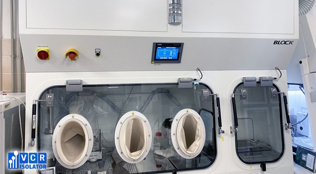 Isolator in Pharmaceutical